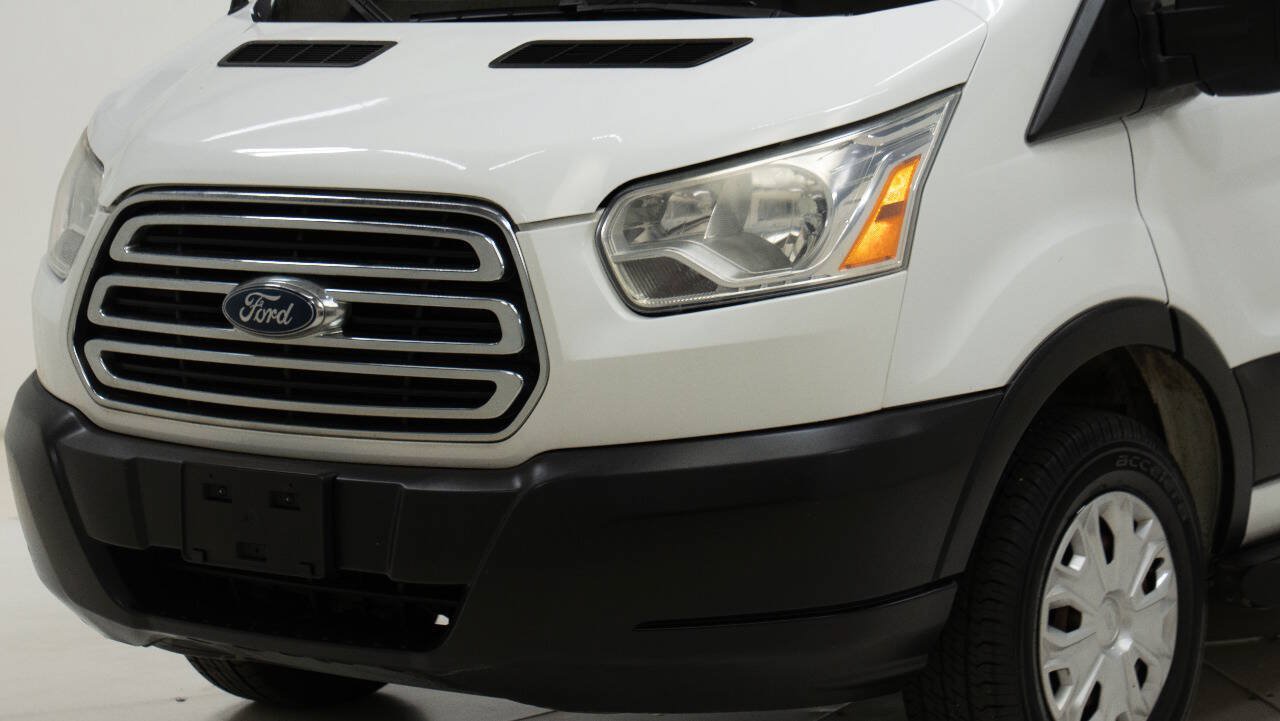 Used 2019 Ford Transit 250 130 Low Roof w/ Exterior Upgrade Package RWD image 10