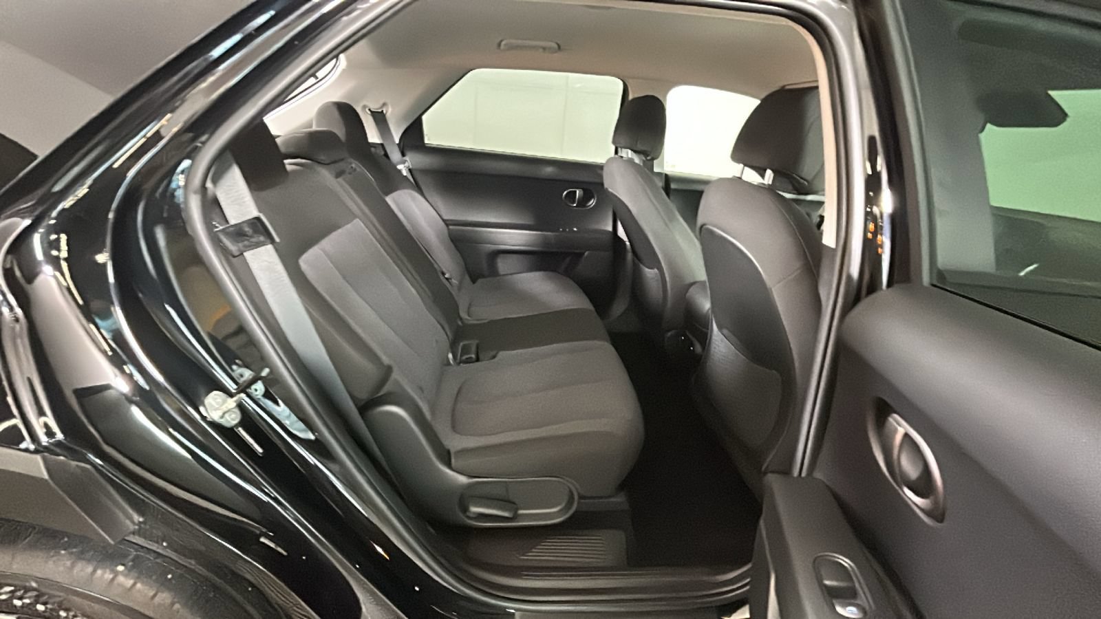 Used 2025 Hyundai Ioniq 5 SE RWD image 31