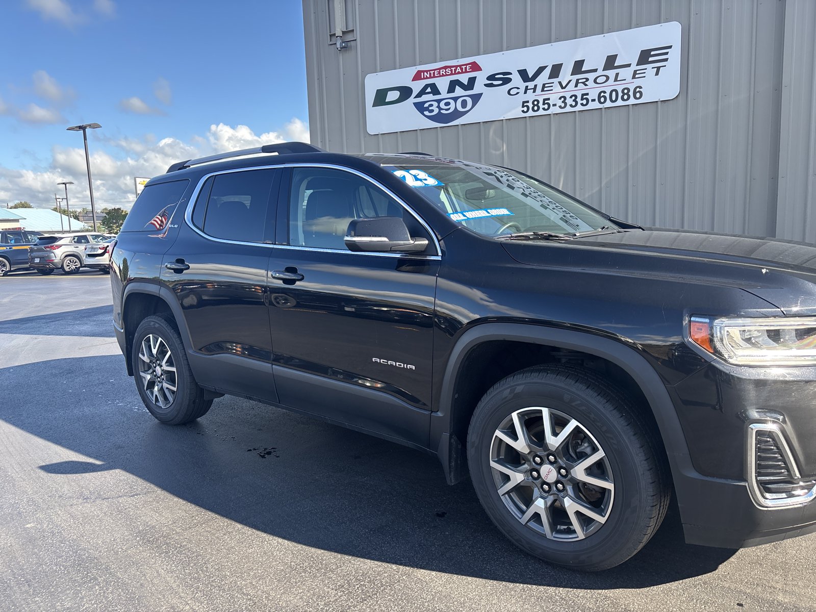 Used 2023 GMC Acadia SLE w/ Driver Convenience Package AWD/4WD image 4