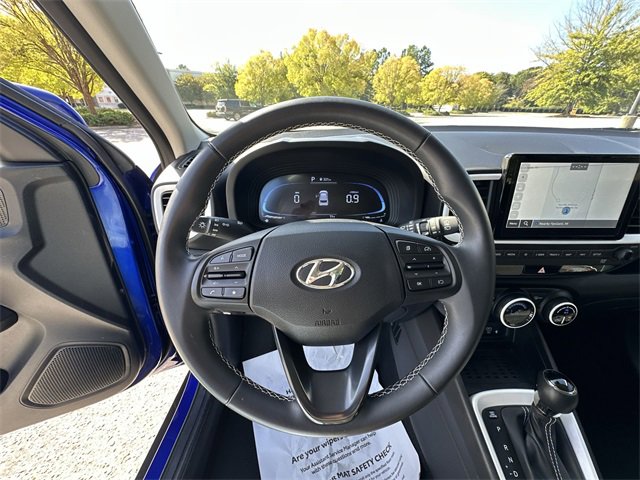 Used 2024 Hyundai Venue Limited image 14