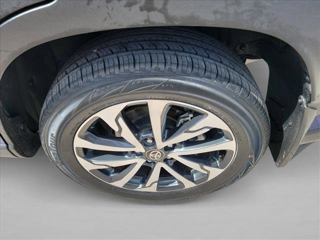 Used 2024 Toyota Corolla Cross XLE w/ Convenience Package image 12