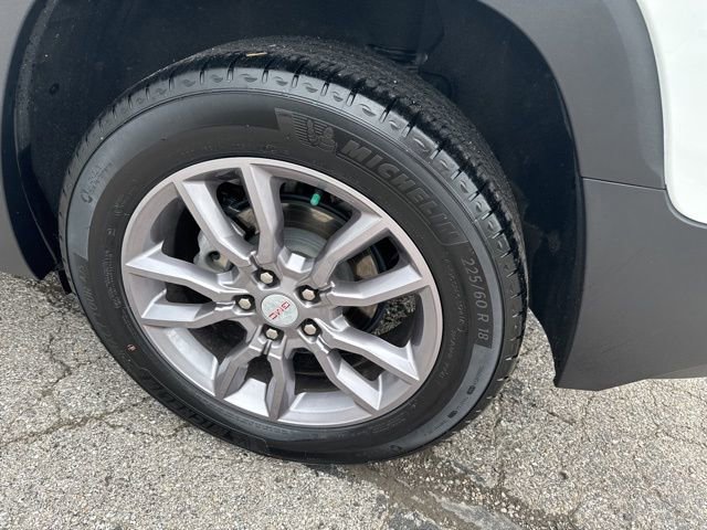 Used 2023 GMC Terrain SLT w/ LPO, Floor Liner Package FWD image 21