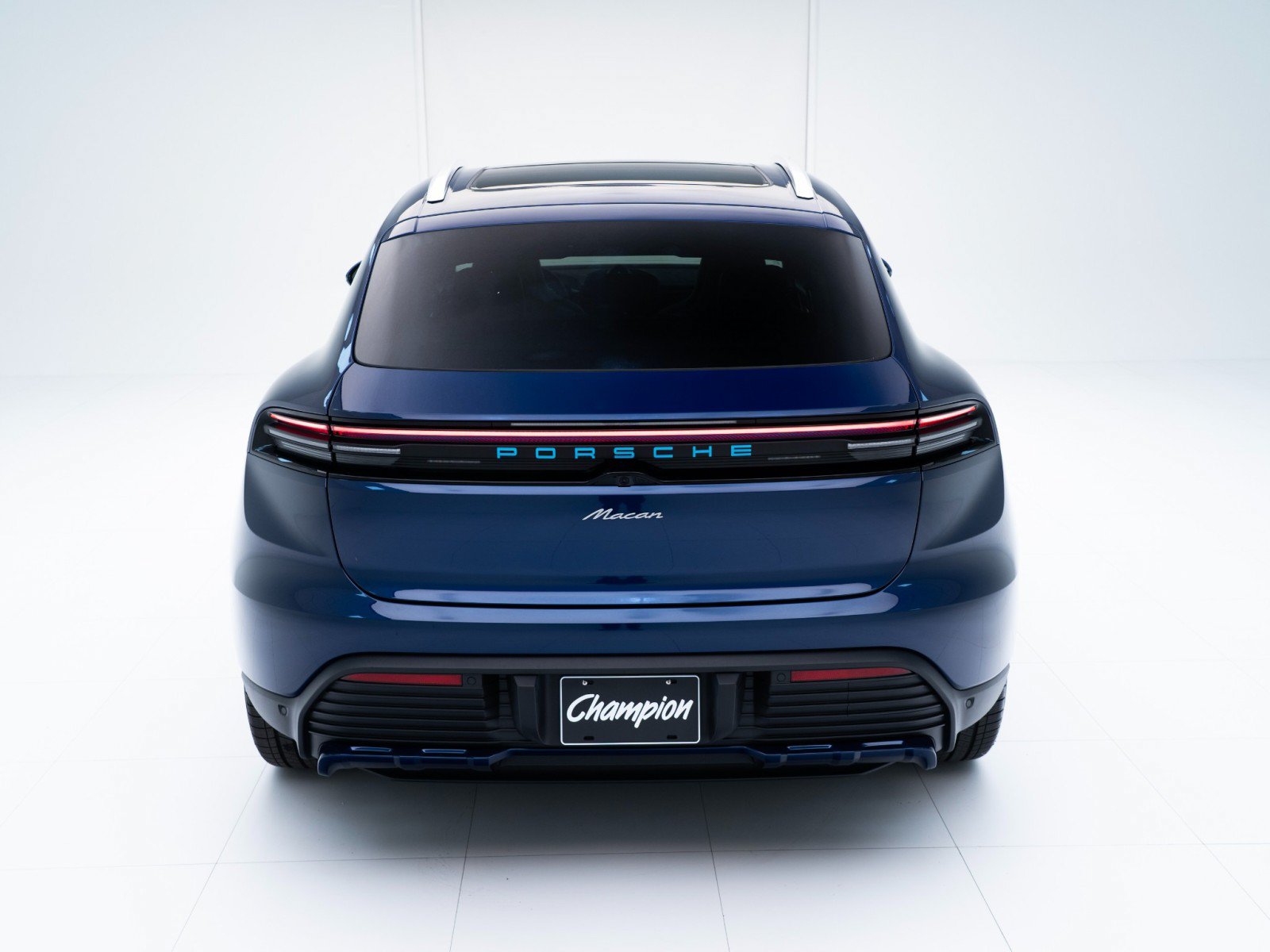 New 2026 Porsche Macan Electric RWD image 10