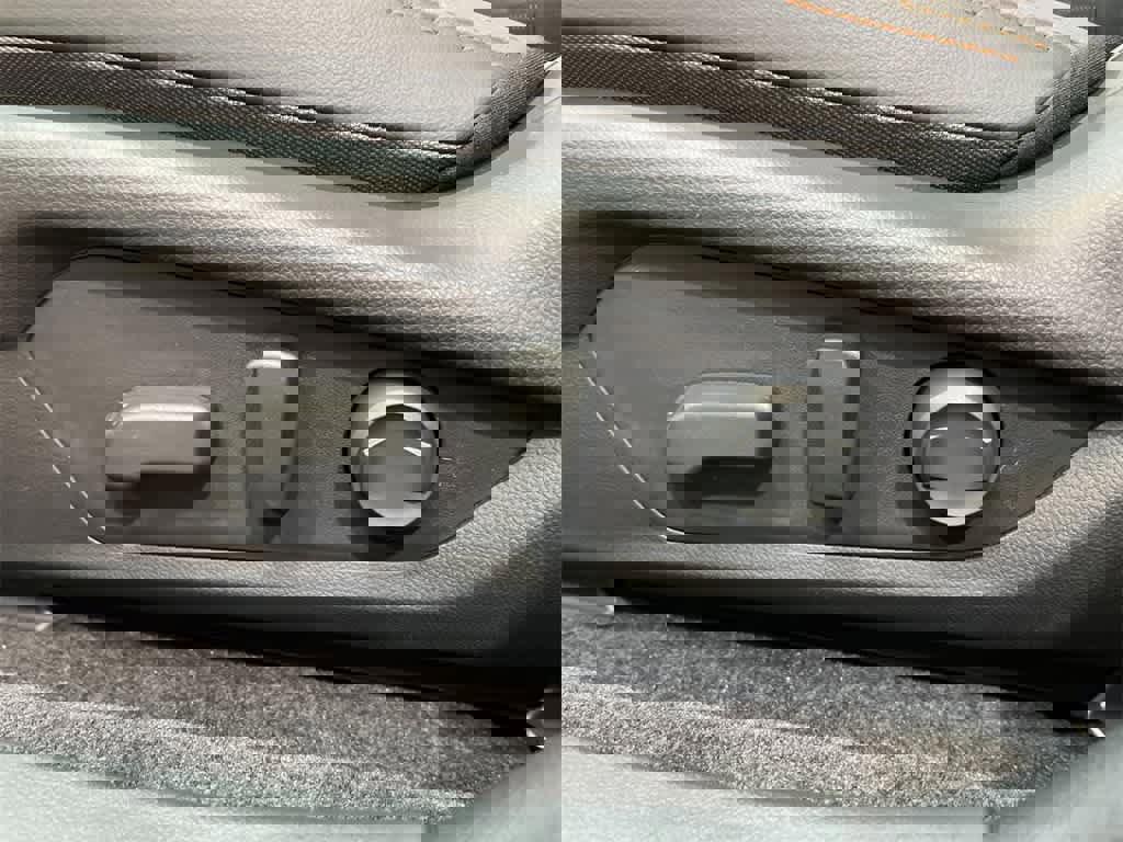 Certified 2025 Subaru Crosstrek 2.5i Limited image 13