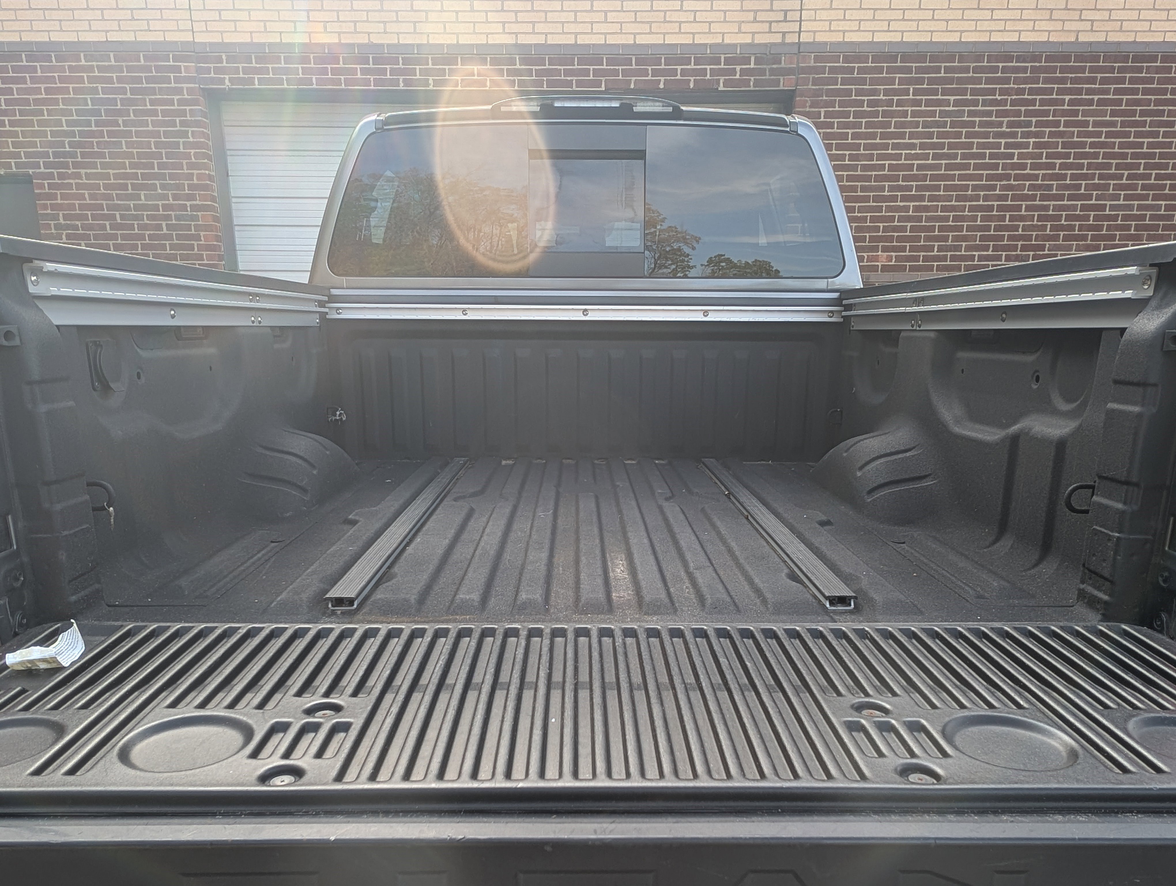 Used 2018 Nissan Titan SL image 18