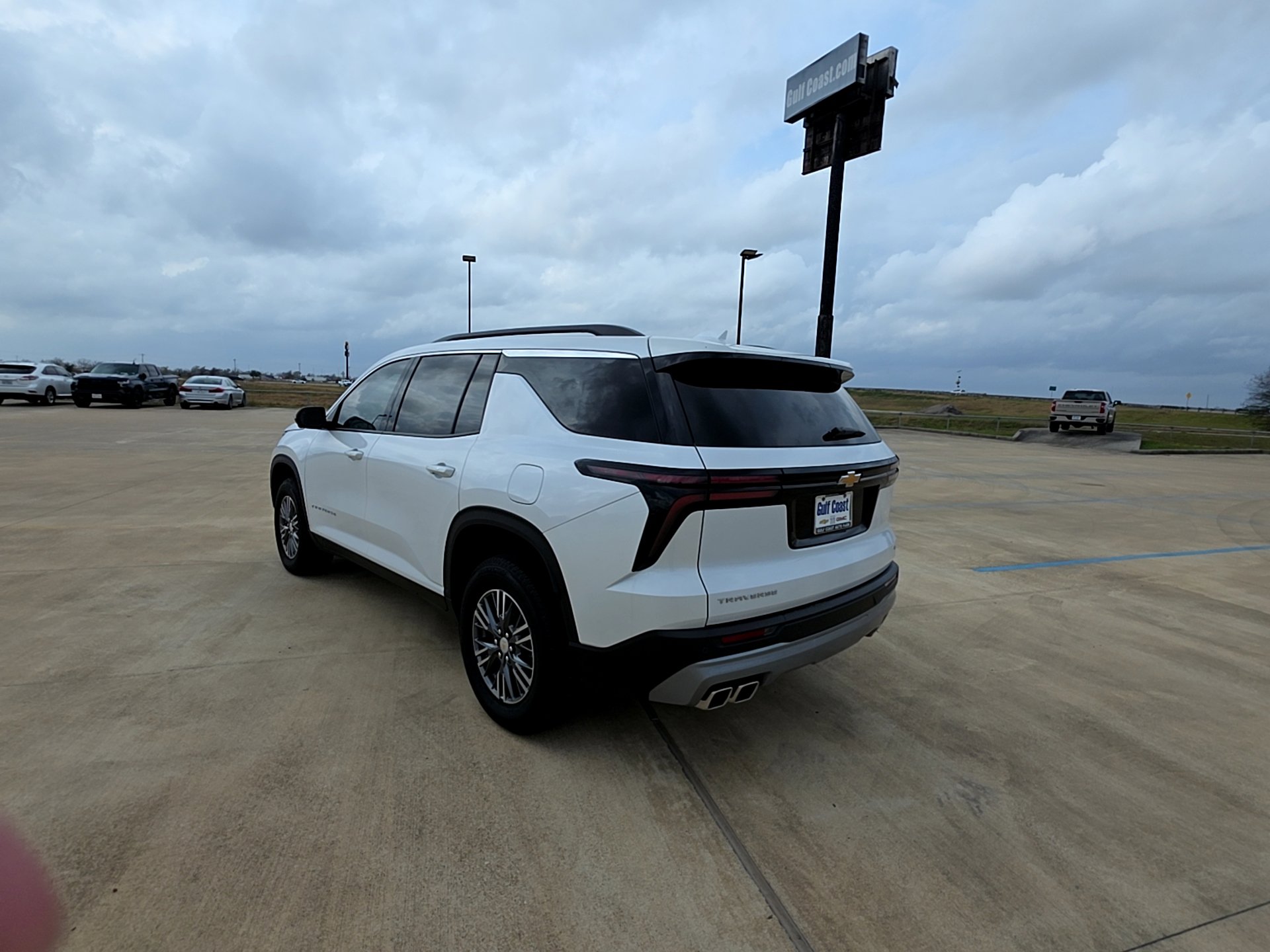 Used 2024 Chevrolet Traverse LT image 7