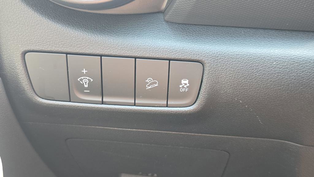 Certified 2023 Hyundai Kona SE FWD image 25