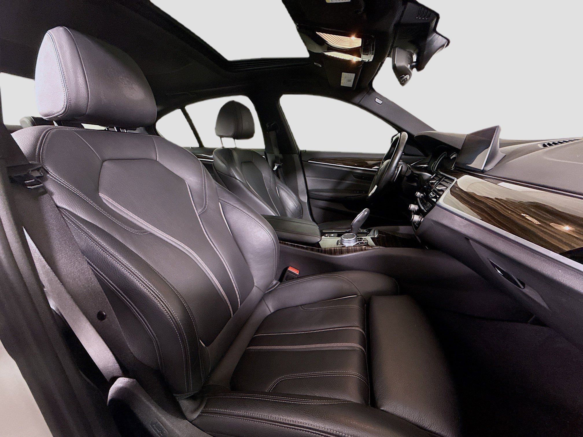 Used 2019 BMW 530i w/ Convenience Package image 29