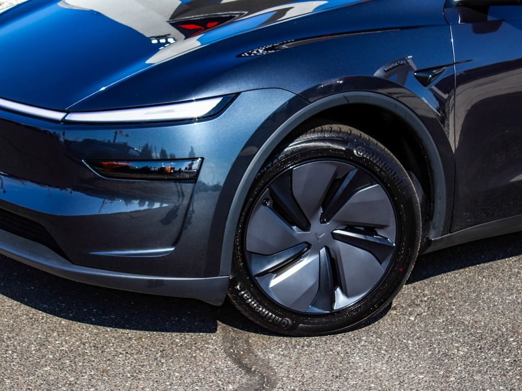 Used 2026 Tesla Model Y Long Range image 46