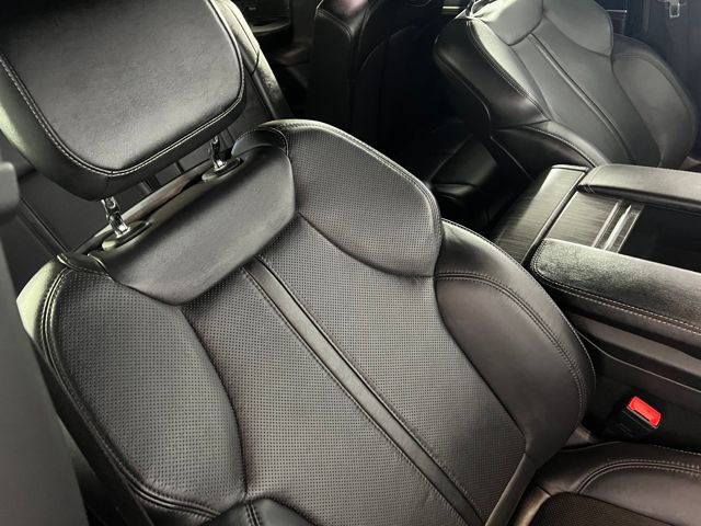 Used 2023 Jeep Wagoneer Series II w/ HD Trailer Tow Package image 28