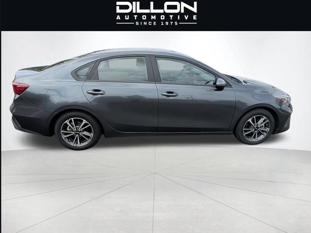 Used 2023 Kia Forte LXS w/ LXS Technology Package FWD image 5