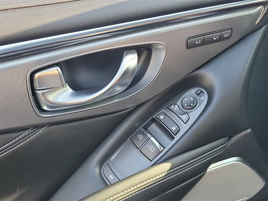Used 2022 INFINITI Q60 3.0t Luxe w/ Essential Package image 16