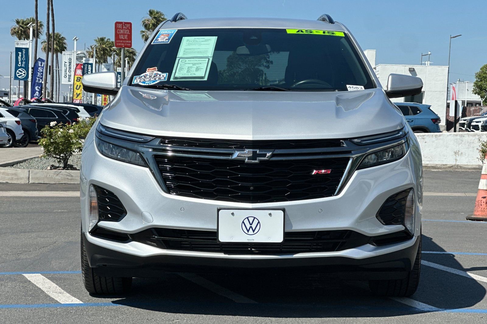 Used 2022 Chevrolet Equinox RS w/ RS Leather Package image 9