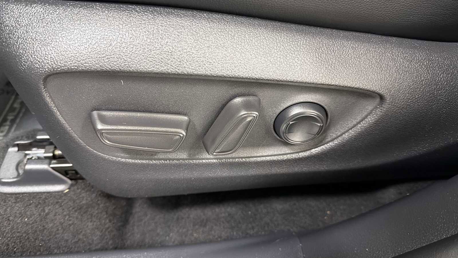 Used 2022 Toyota Highlander XSE image 14