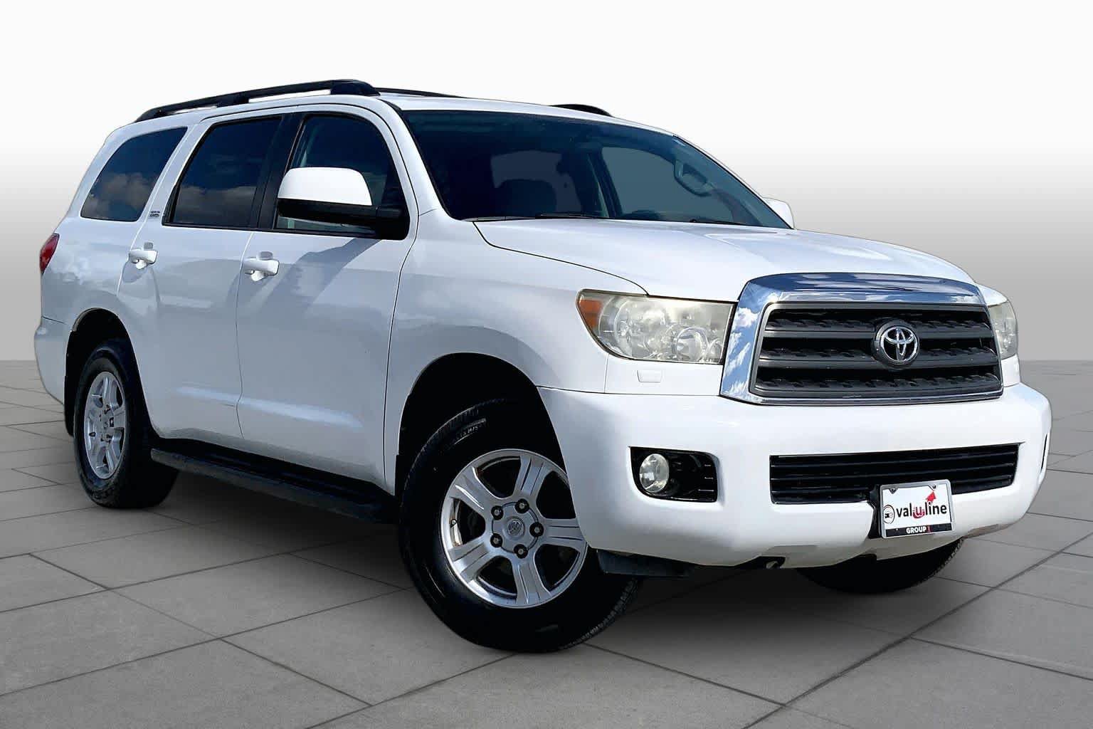 Used 2017 Toyota Sequoia SR5 RWD image 3
