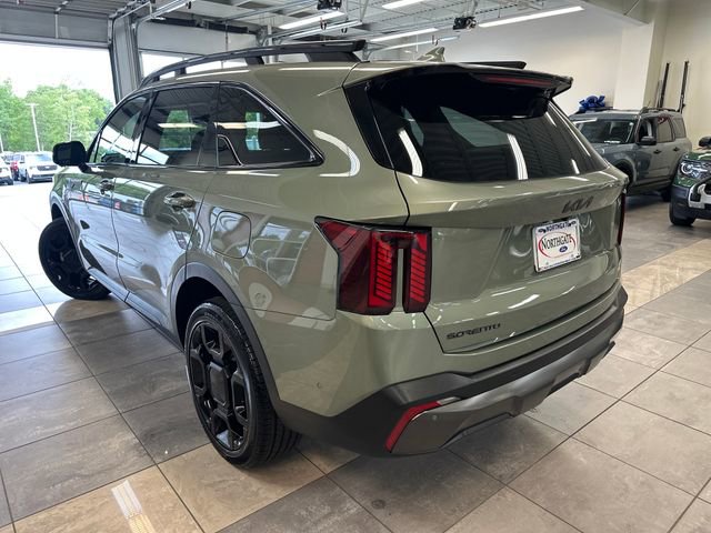 Used 2025 Kia Sorento SX AWD/4WD image 16