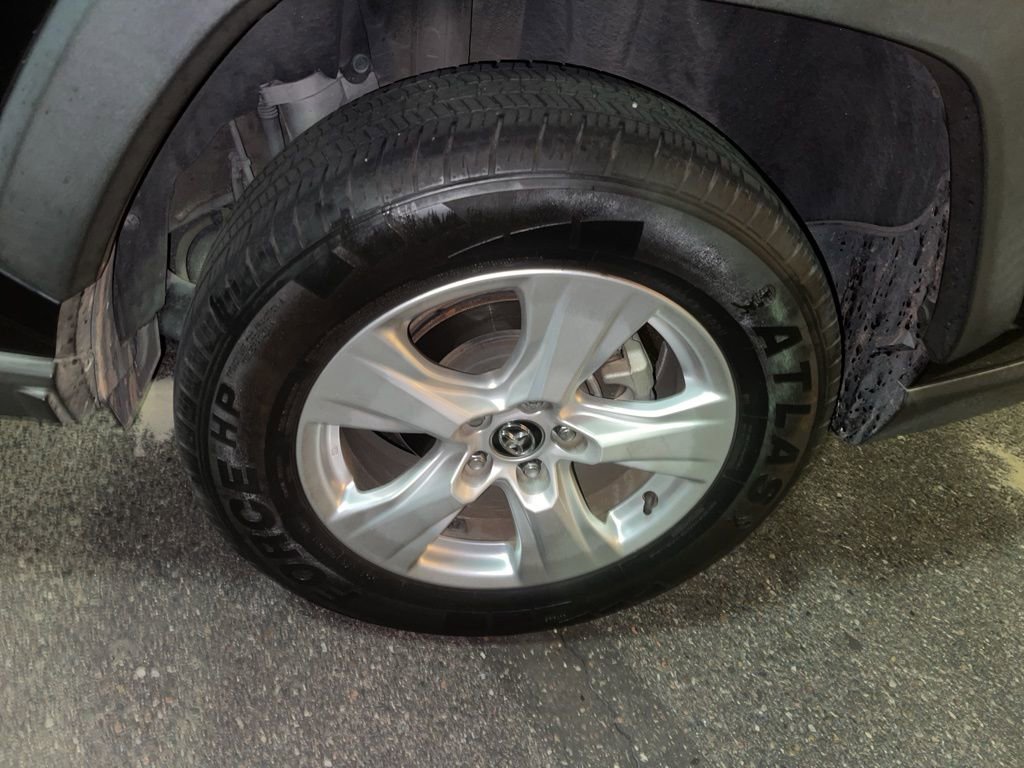 Used 2020 Toyota RAV4 XLE image 13