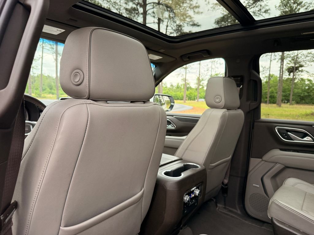 Used 2022 GMC Yukon XL SLT w/ SLT Premium Package AWD/4WD image 29