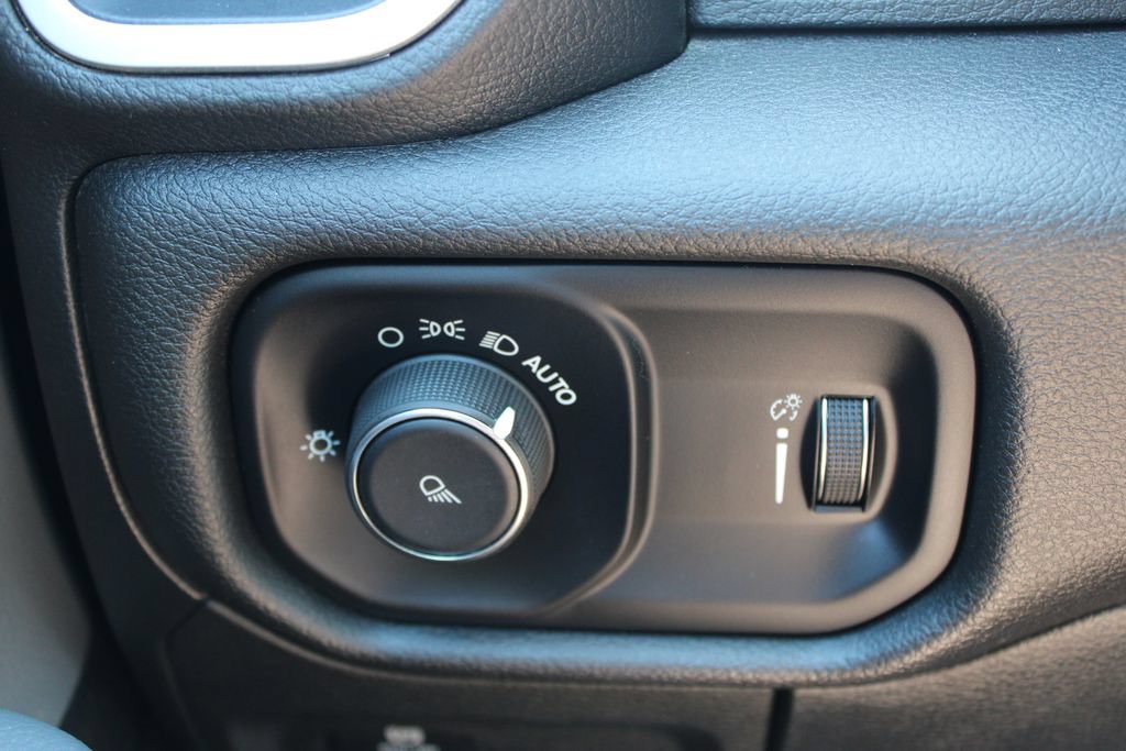 Used 2023 RAM 1500 Big Horn RWD image 41