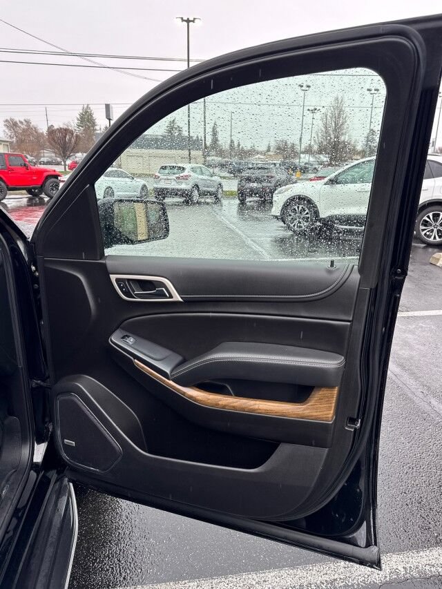 Used 2020 GMC Yukon XL Denali AWD/4WD image 17