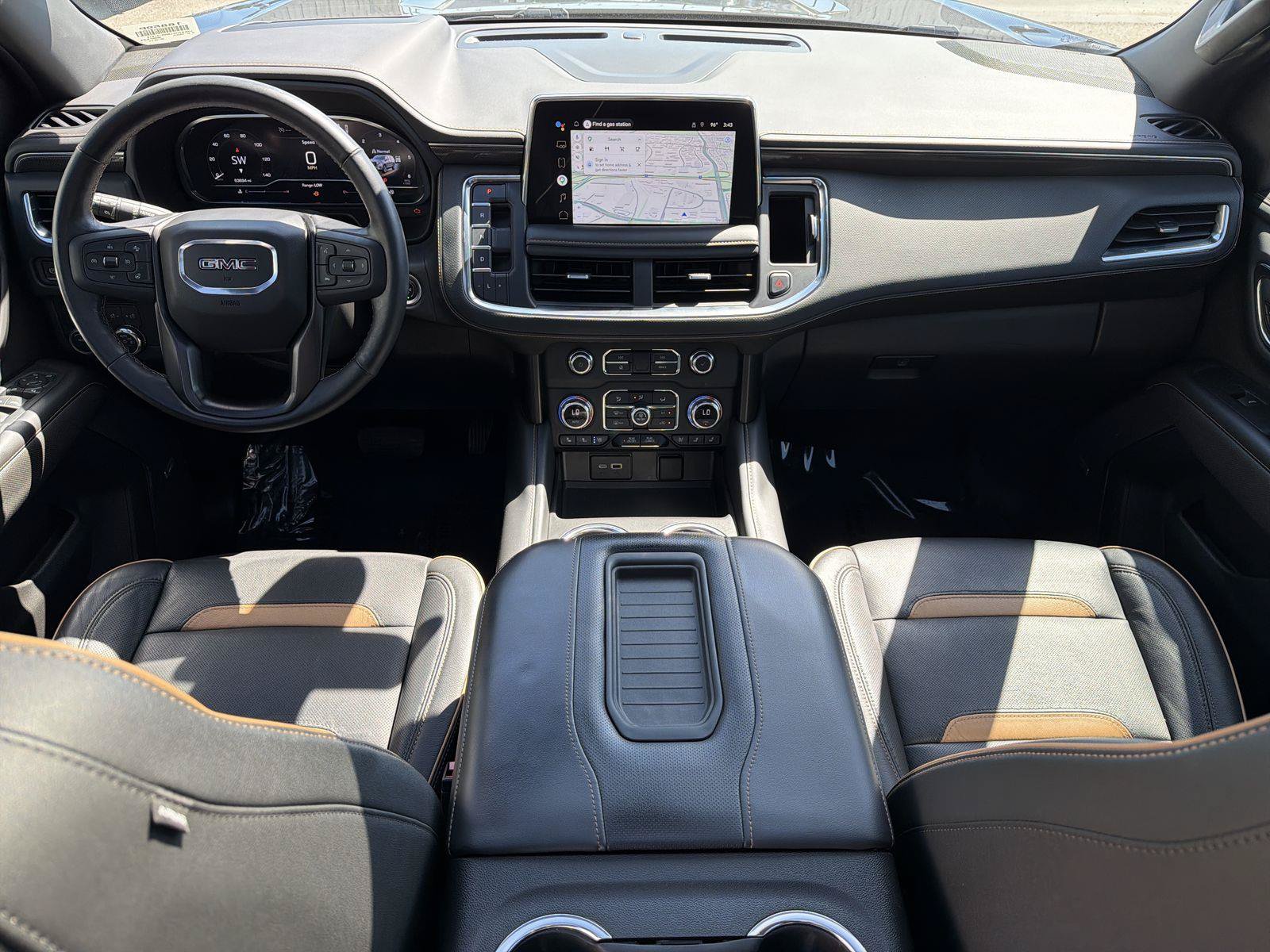 Used 2022 GMC Yukon XL AT4 w/ AT4 Premium Package AWD/4WD image 20