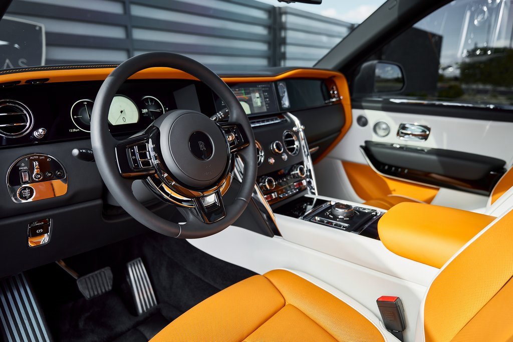 Used 2026 Rolls-Royce Cullinan image 2