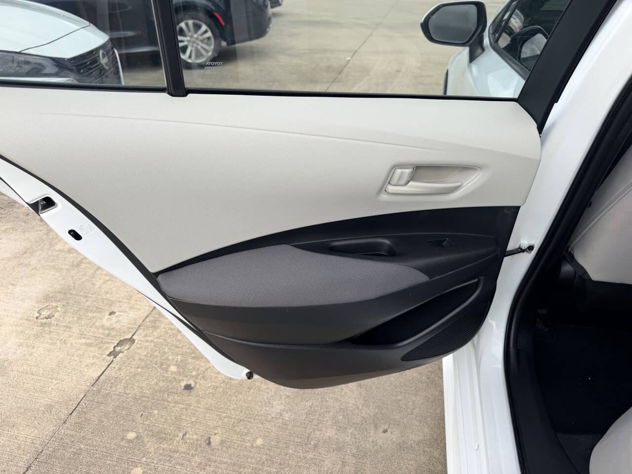 Used 2022 Toyota Corolla LE FWD image 13