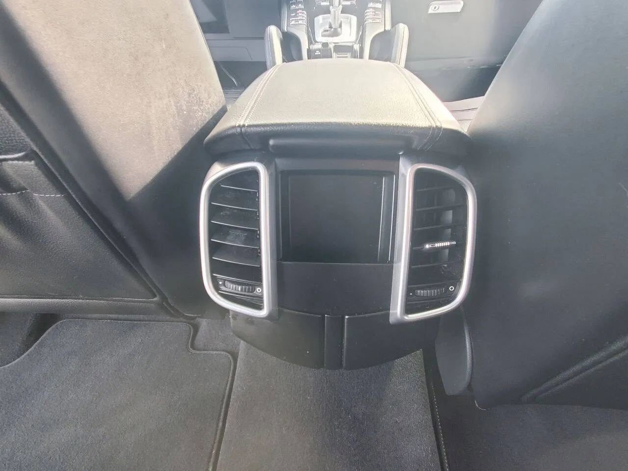 Used 2017 Porsche Cayenne Platinum Edition AWD/4WD image 18