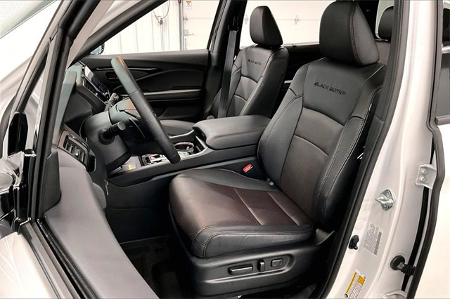 Used 2025 Honda Passport Black Edition image 20