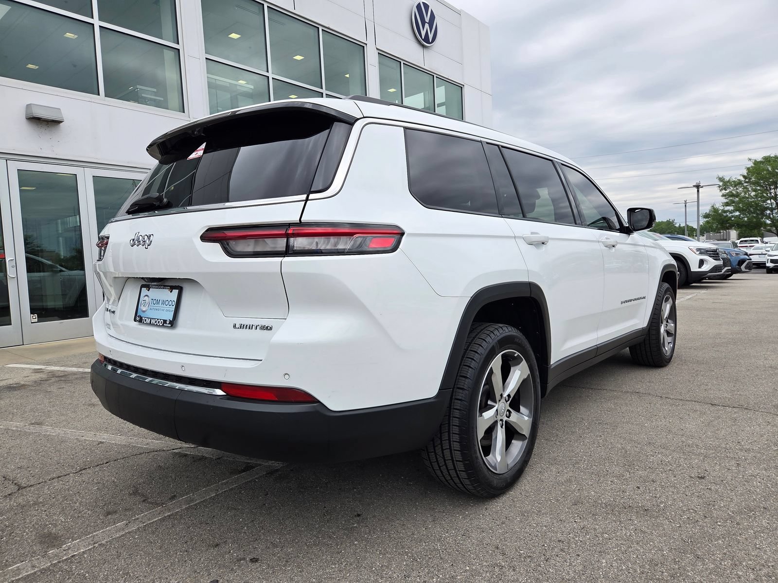 Used 2022 Jeep Grand Cherokee L Limited w/ Luxury Tech Group II AWD/4WD image 11