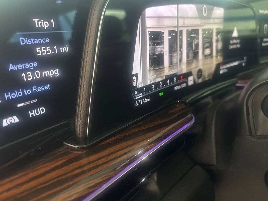 Used 2023 Cadillac Escalade Premium Luxury RWD image 20
