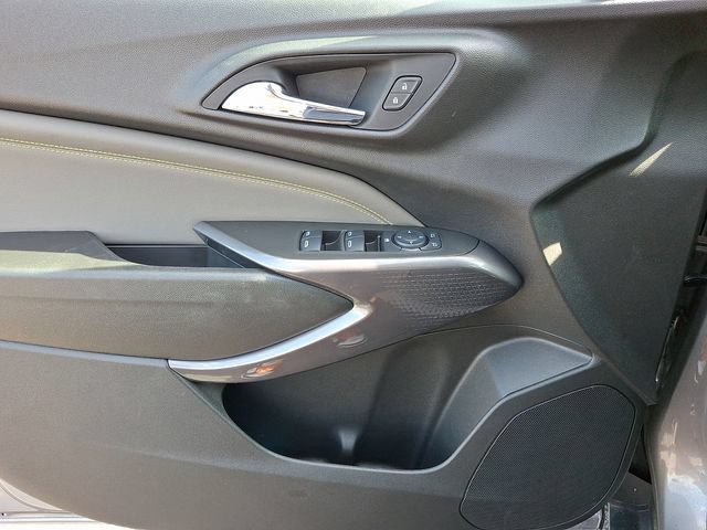 Certified 2025 Chevrolet Trax ACTIV w/ Driver Confidence Package FWD image 12