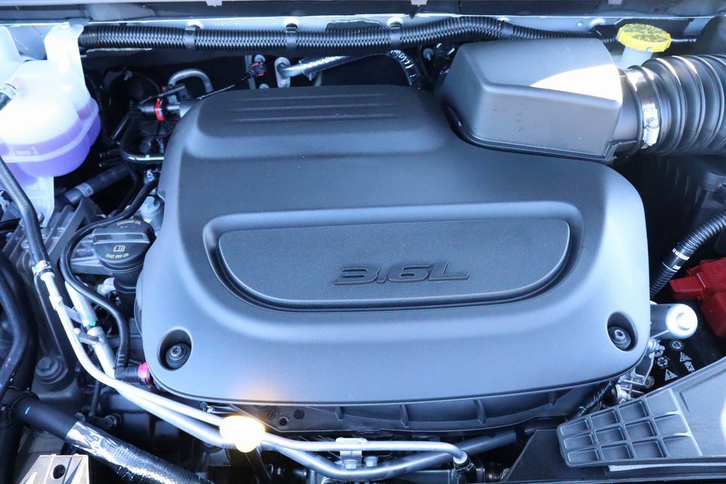 New 2026 Chrysler Pacifica Limited w/ Uconnect Theater Family Group image 23