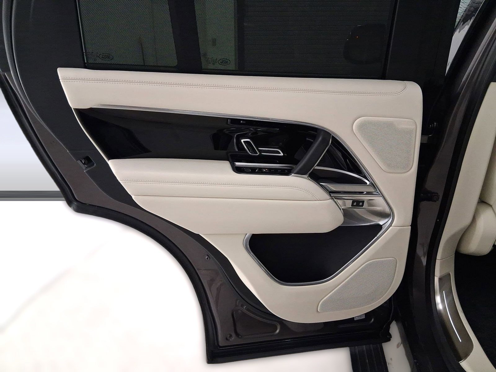 New 2026 Land Rover Range Rover SE image 19