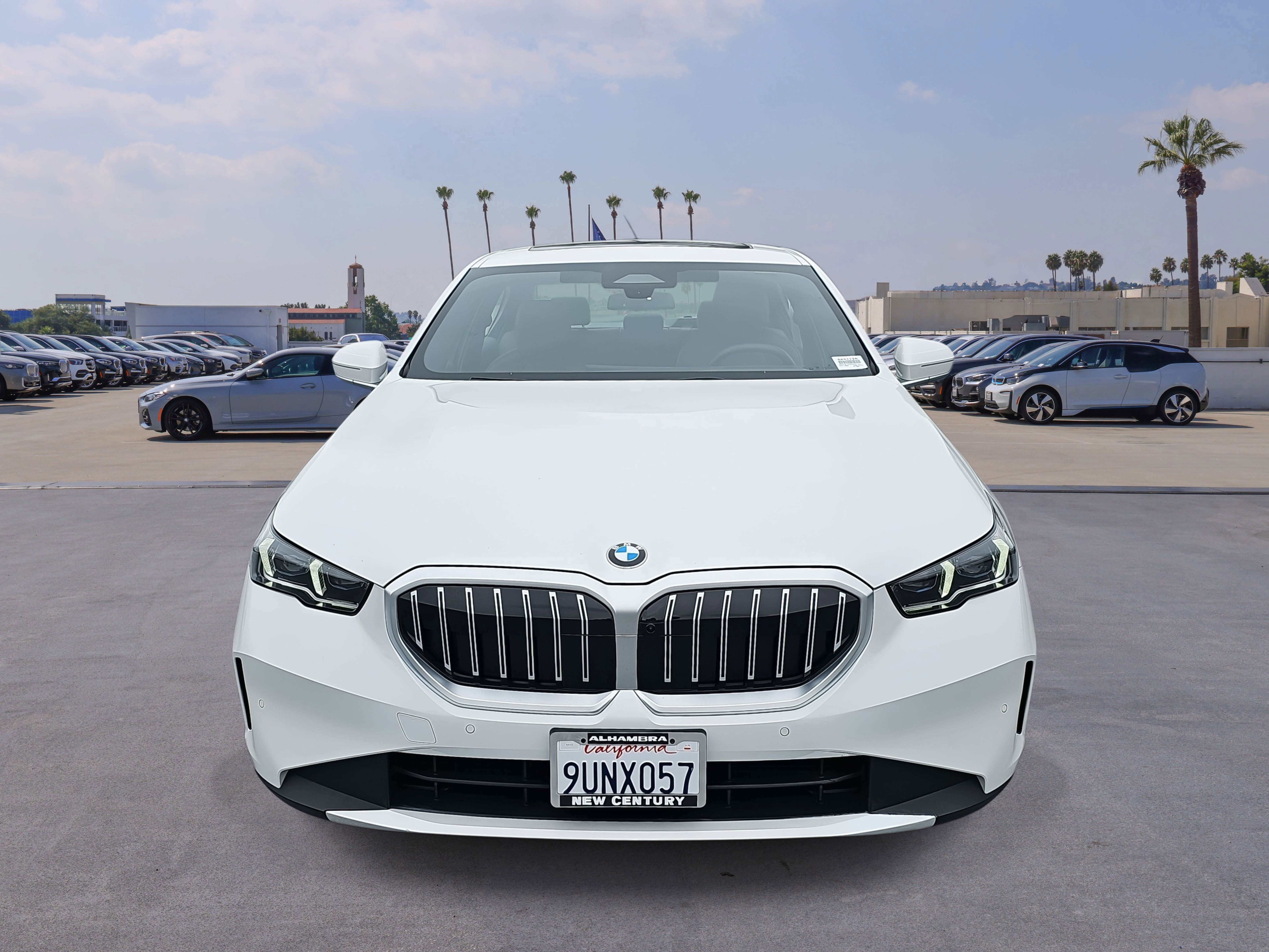 Used 2025 BMW 530i w/ Premium Package image 2