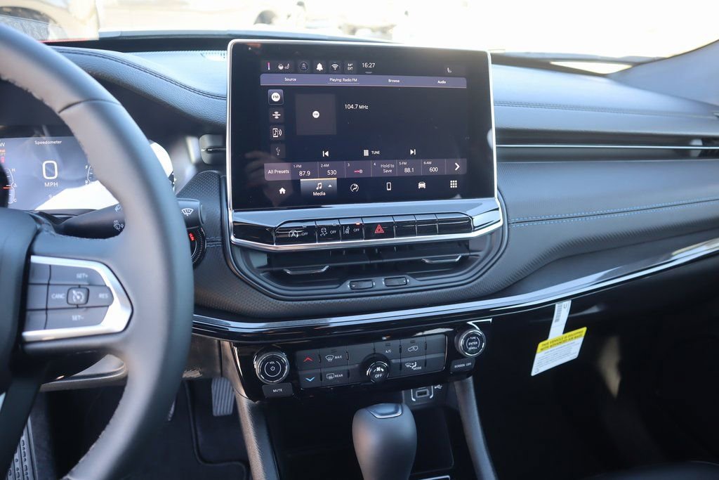 New 2026 Jeep Compass Latitude image 5
