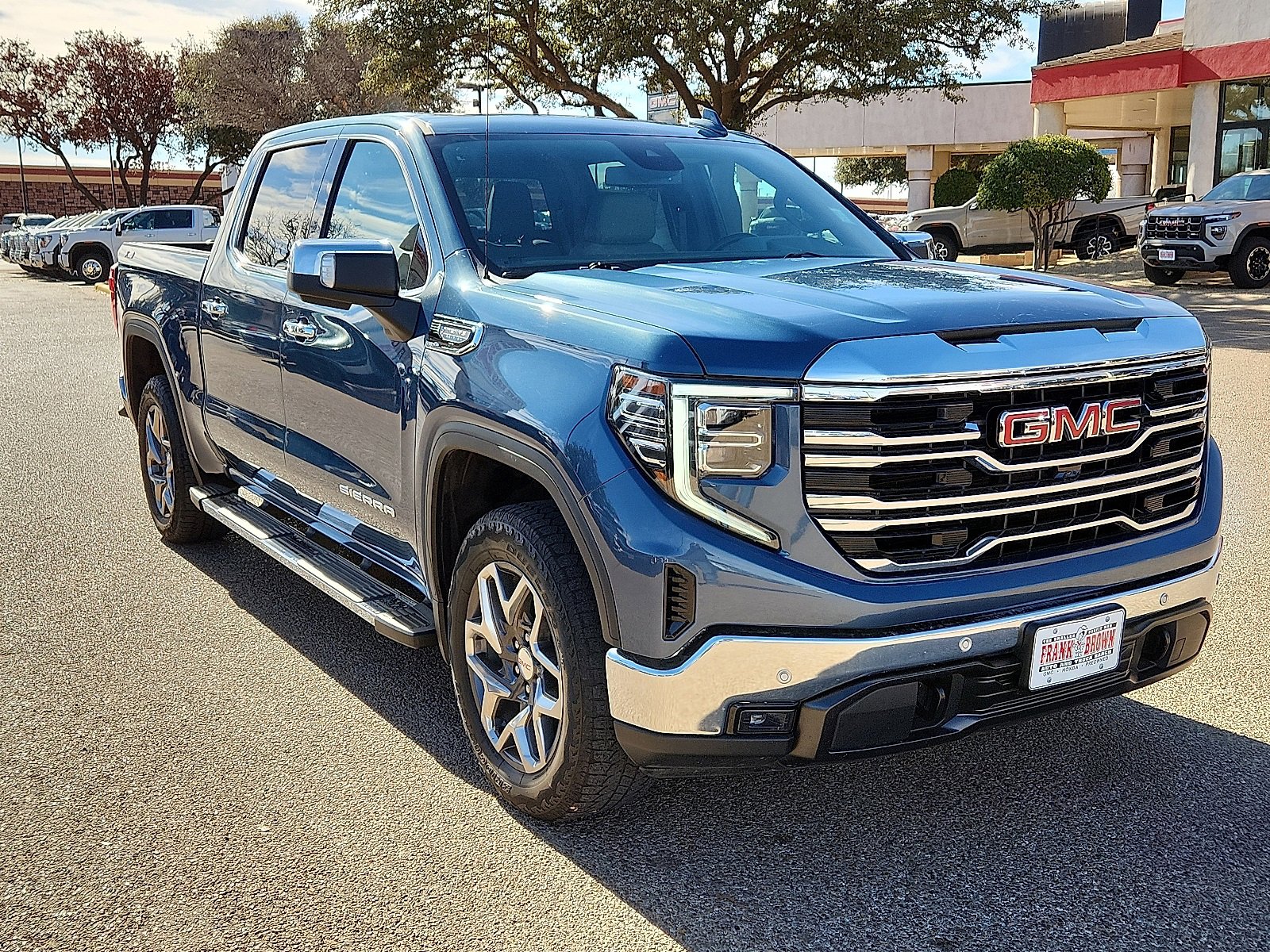 Used 2024 GMC Sierra 1500 SLT image 6