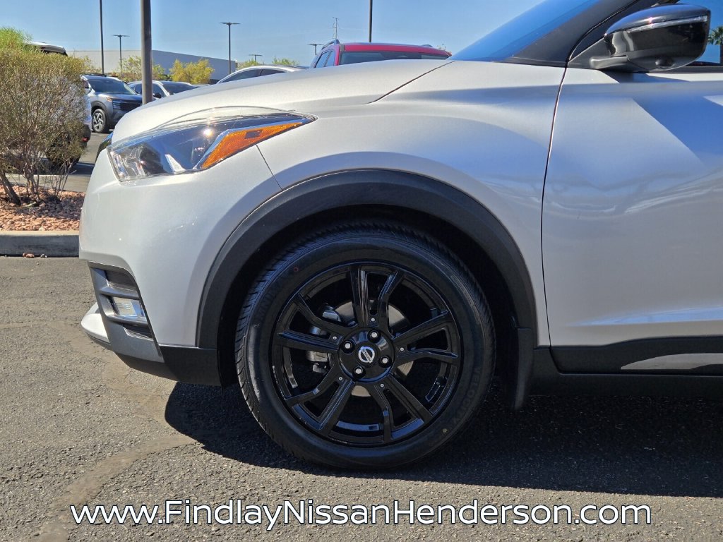 Used 2020 Nissan Kicks SR FWD image 9