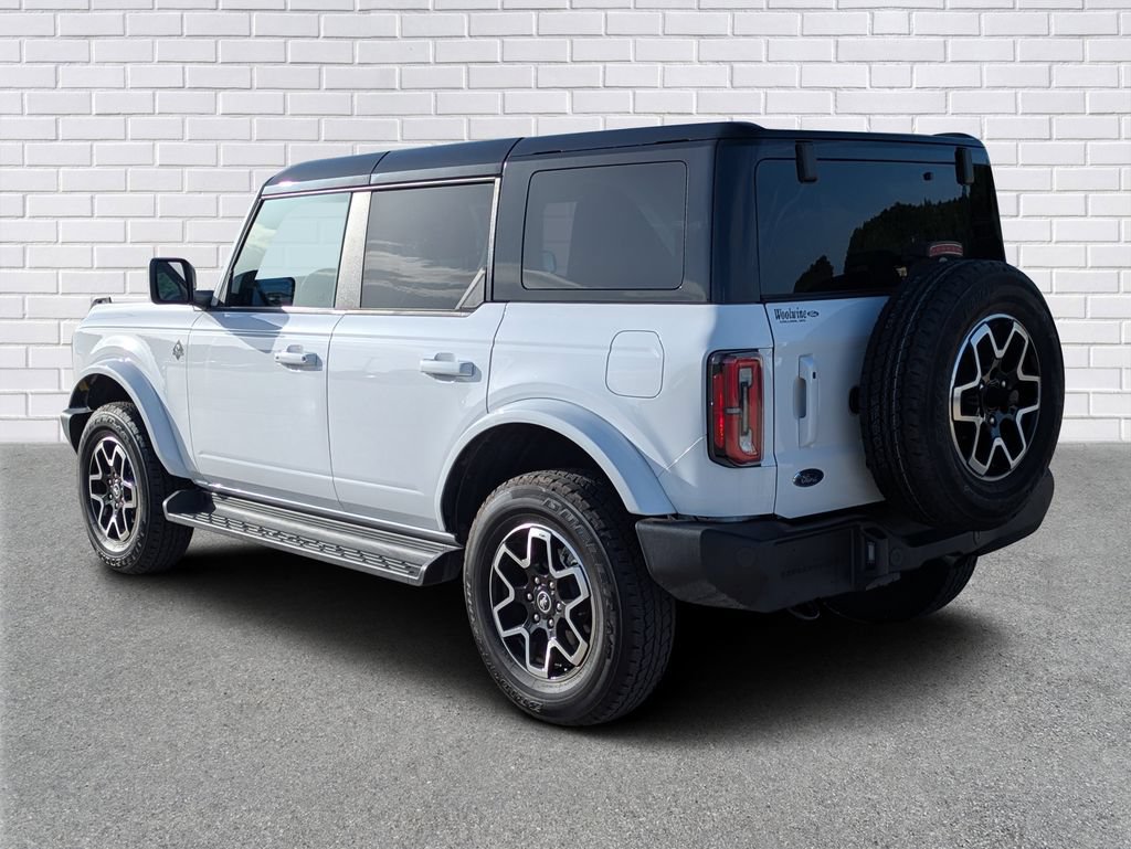 Used 2025 Ford Bronco Outer Banks AWD/4WD image 3