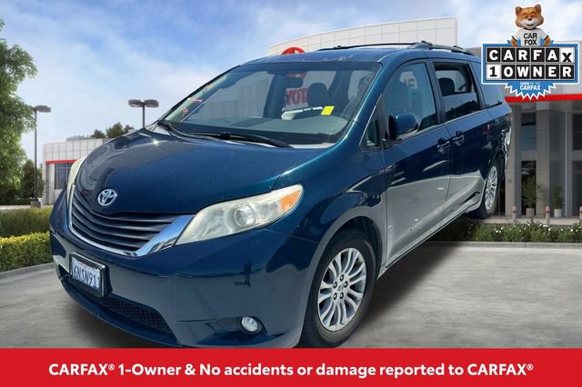 Used 2011 Toyota Sienna XLE FWD image 2
