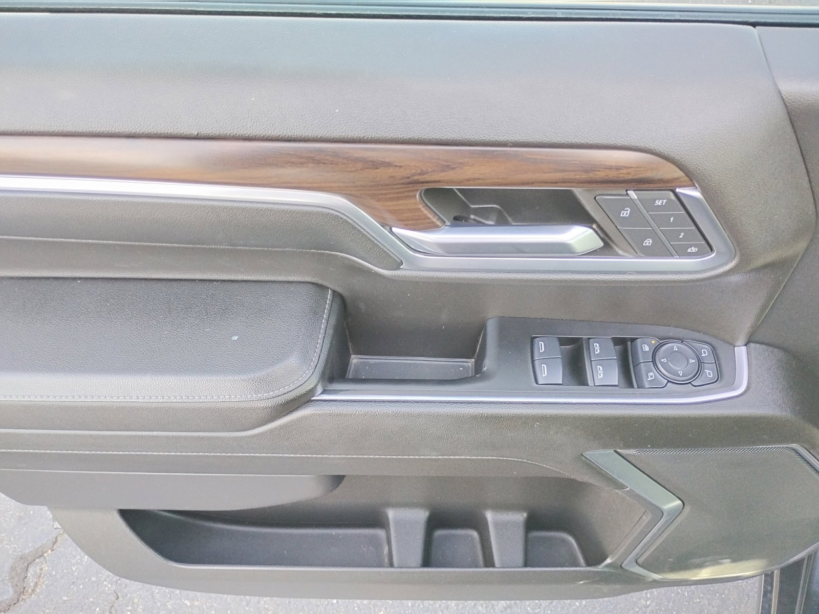 Used 2024 GMC Sierra 1500 SLT image 14