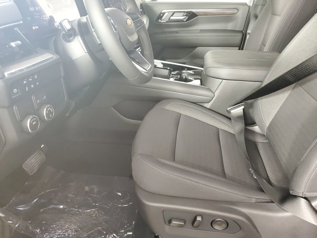 New 2026 Chevrolet Suburban LS image 11