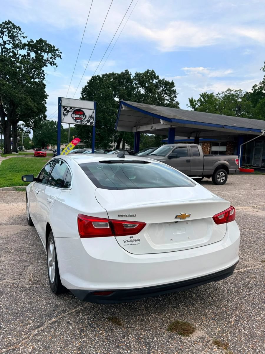 Used 2018 Chevrolet Malibu LS FWD image 4