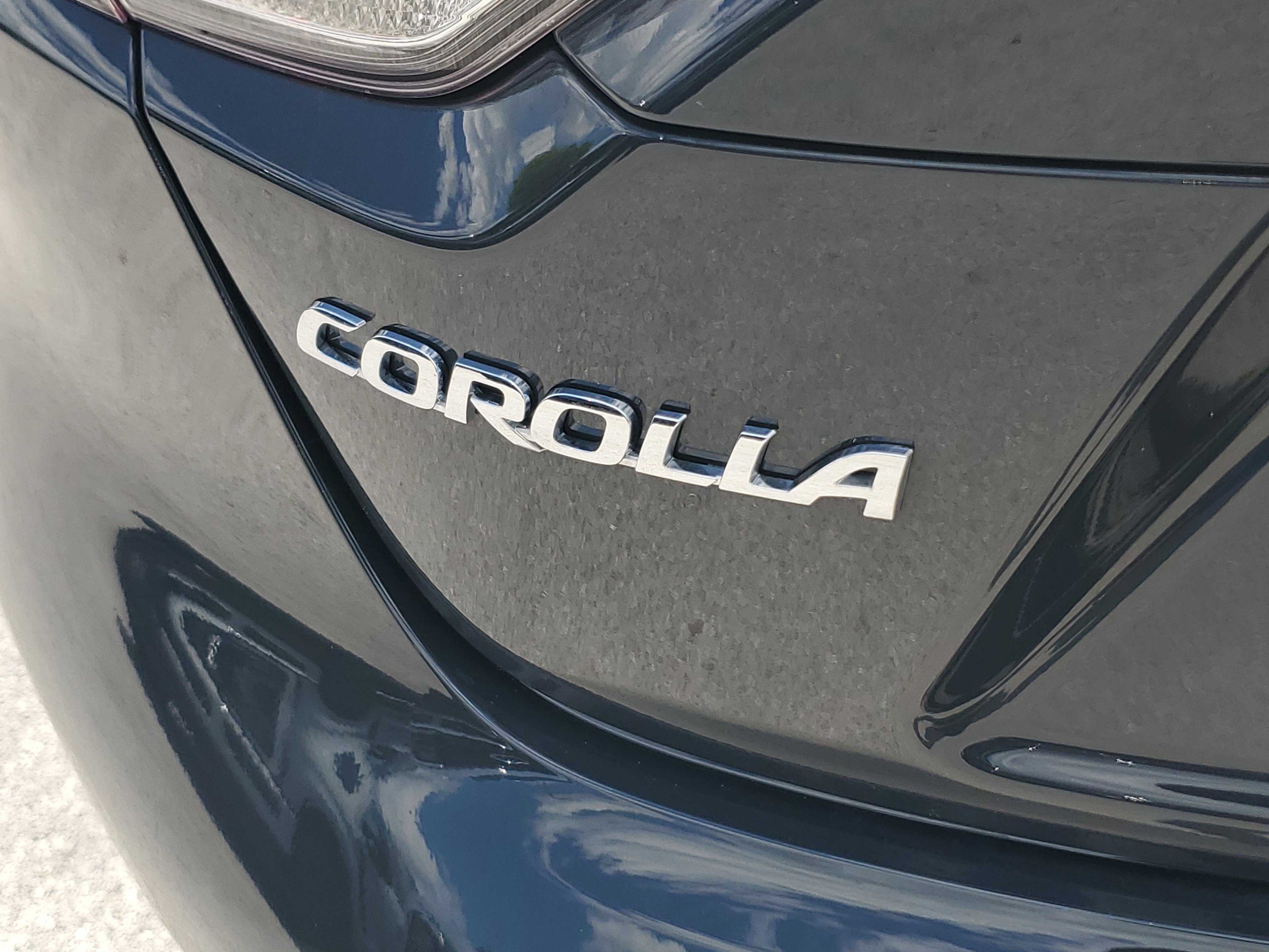 Used 2025 Toyota Corolla LE FWD image 28