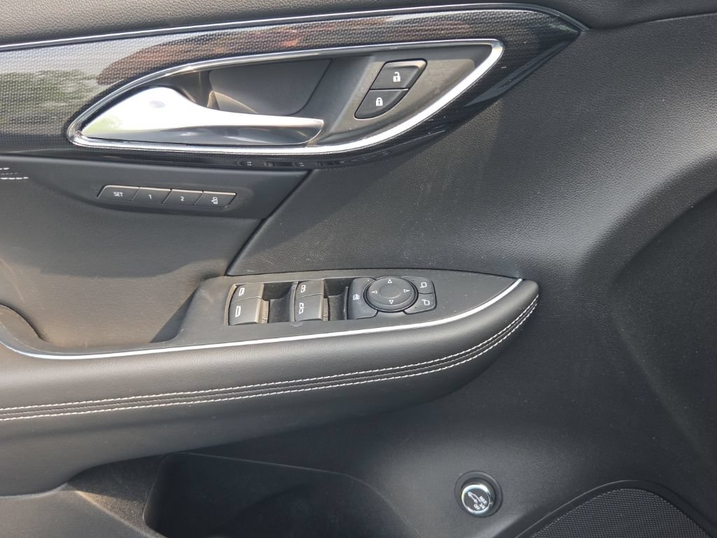 Used 2023 Buick Envision Essence w/ Sport Touring Package AWD/4WD image 28
