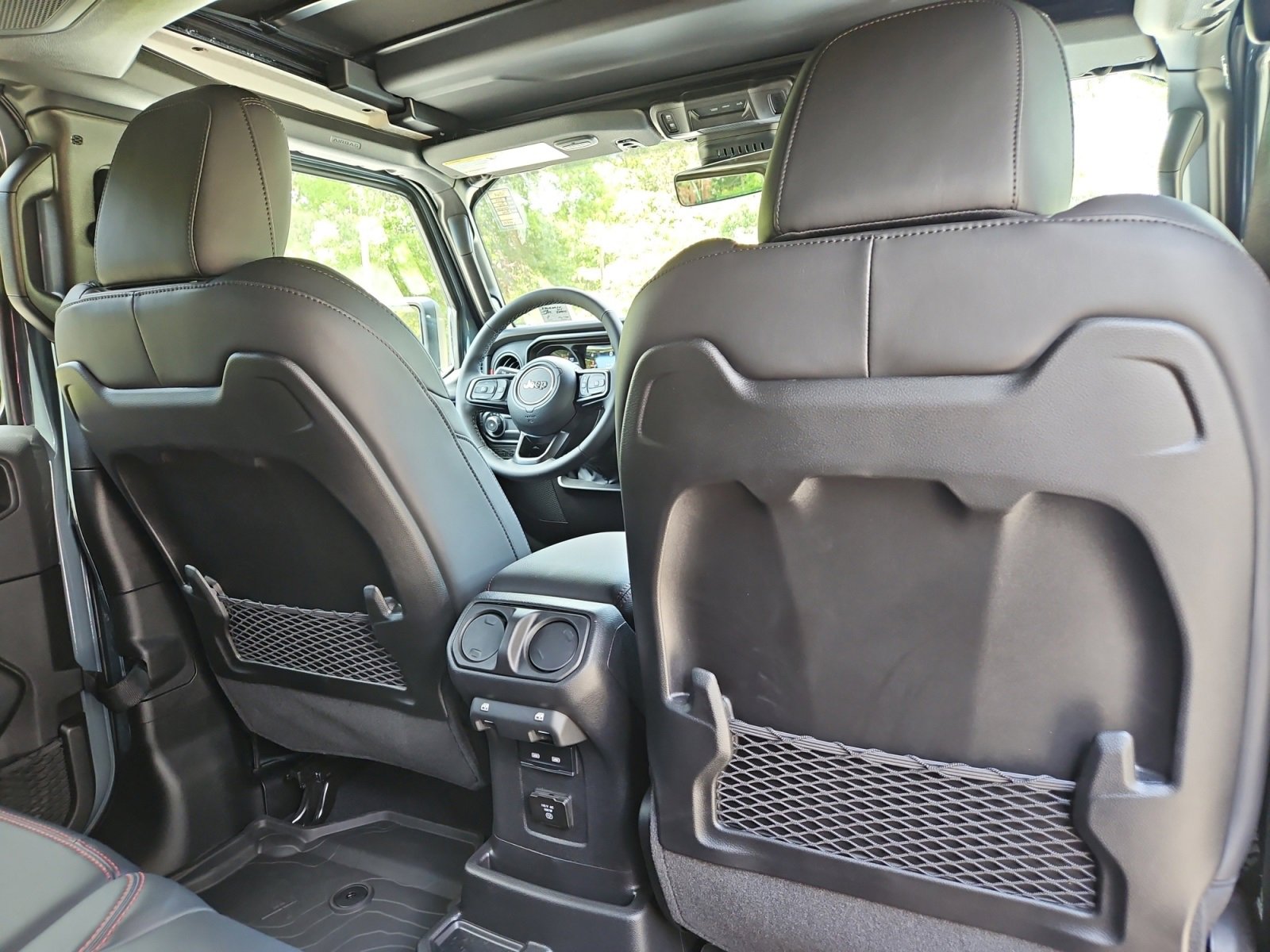 New 2025 Jeep Wrangler Unlimited Rubicon image 18