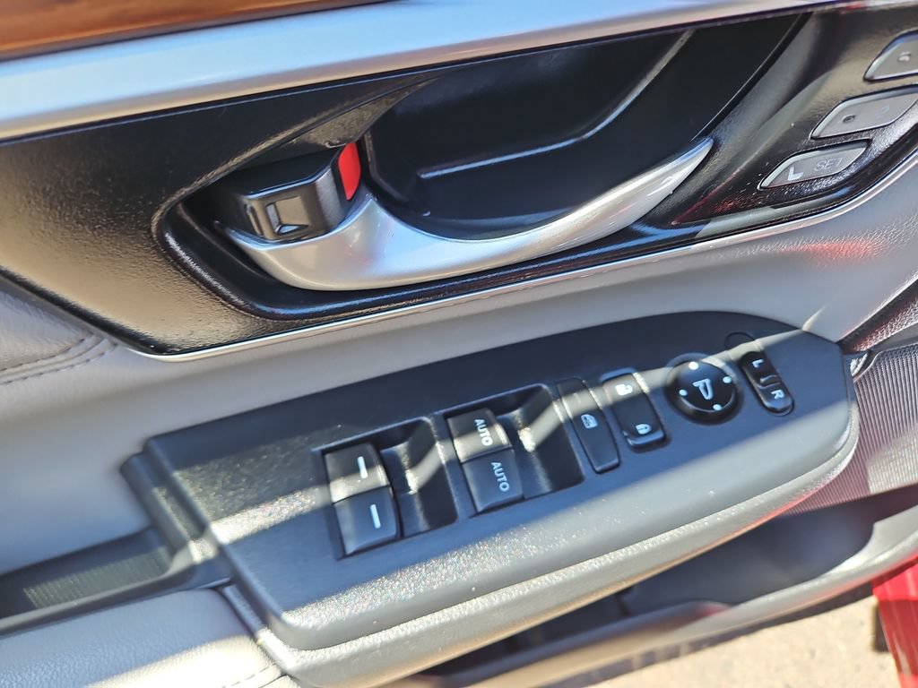 Used 2022 Honda CR-V Touring image 11