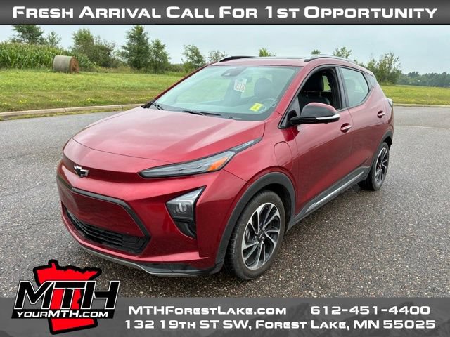 Used 2022 Chevrolet Bolt EUV Premier w/ Sun & Sound Package FWD image 4