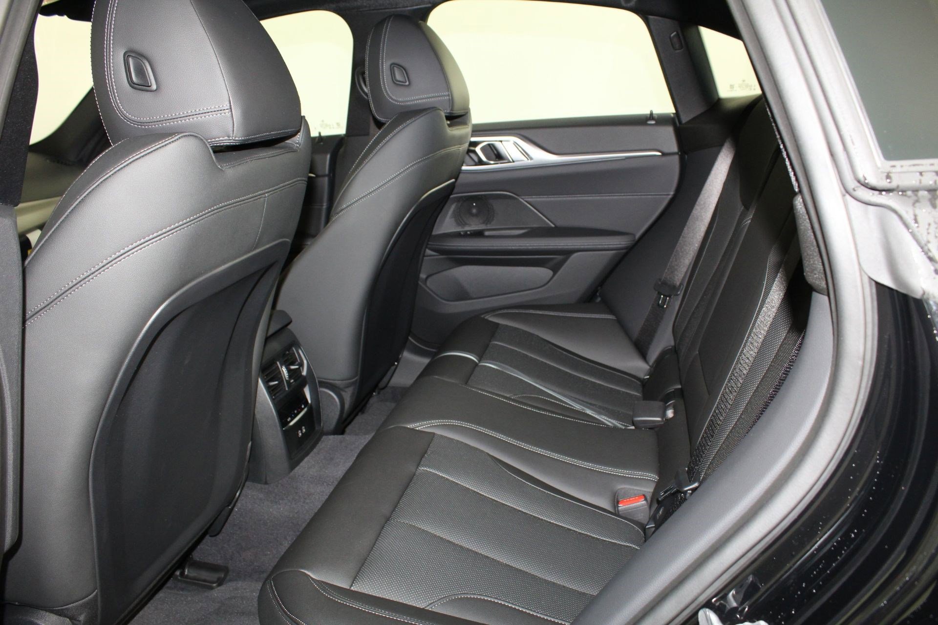 Used 2025 BMW i4 xDrive40i image 24