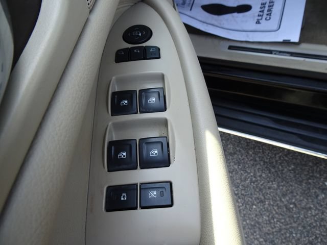 Used 2017 Cadillac Escalade Luxury AWD/4WD image 13